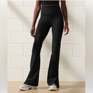 Abercrombie YPB sculptLUX Split-Hem Flare Legging